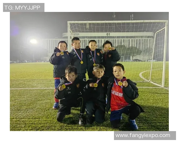 儿子成为足球明星的球童经历与成长故事分享